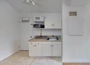 3042 E Cumberland Ct in Westlake Village, CA - Building Photo - Building Photo