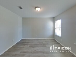 528 Shell St in Cedar Hill, TX - Building Photo - Building Photo