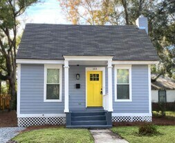 103 W 54th St in Savannah, GA - Building Photo