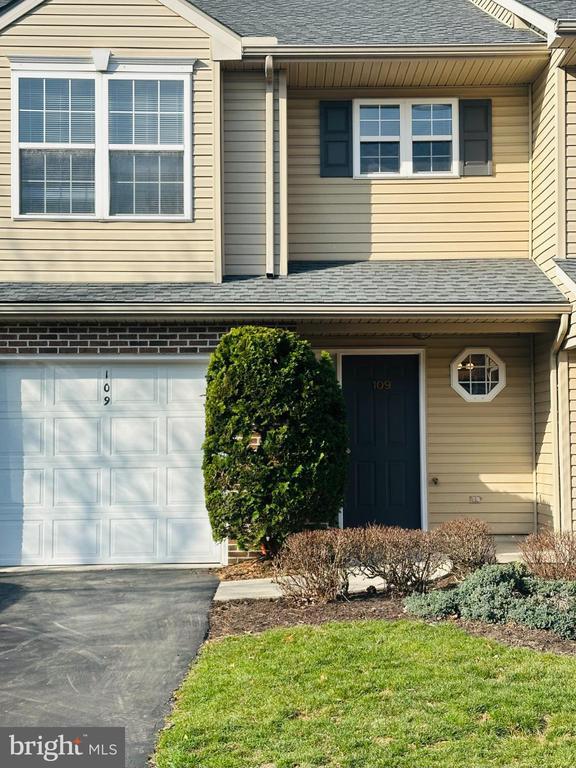 109 Cardinal Ln in Hummelstown, PA - Building Photo - Building Photo