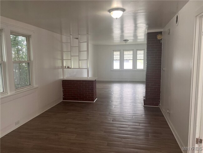 749 S Ogden St in Buffalo, NY - Building Photo - Building Photo