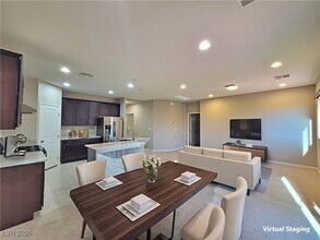 5652 Redwood St in Las Vegas, NV - Building Photo - Building Photo