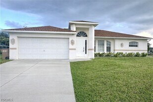 4409 SW 15th Ave in Cape Coral, FL - Building Photo