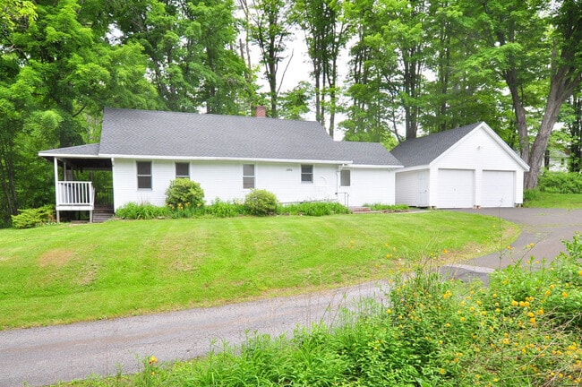 5 Case St in Canton, CT - Building Photo - Building Photo