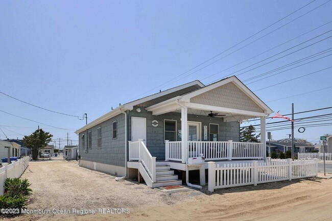 39 E Penguin Way in Lavallette, NJ - Foto de edificio - Building Photo