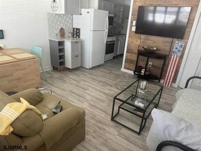 130 N Adams Ave in Margate City, NJ - Building Photo - Building Photo