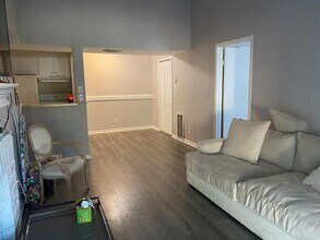 770 Memorial Mews St-Unit -D in Houston, TX - Foto de edificio - Building Photo