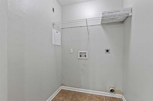2414 Quazar Cir in Tallahassee, FL - Building Photo - Building Photo