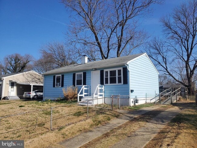 property at 11 Glenwood Dr