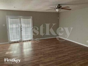 1005 Loving Trail in Grand Prairie, TX - Building Photo - Building Photo