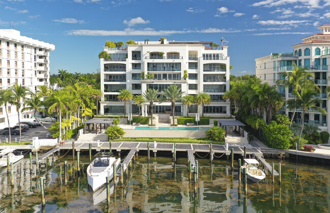 Residences At Vizcaya in Miami, FL - Building Photo - Building Photo