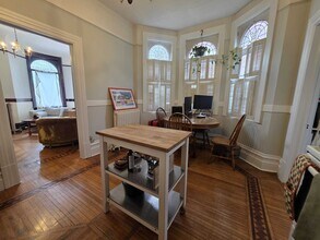 102 Wellington St in Kingston, ON - Building Photo - Building Photo