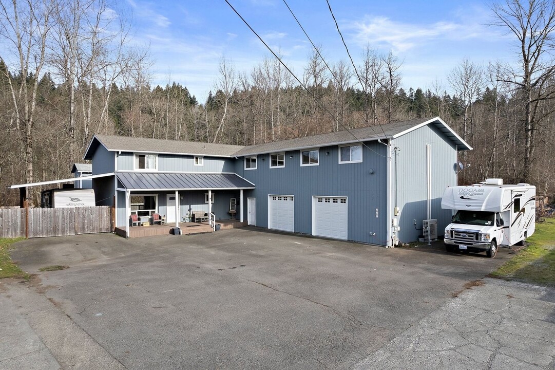 409 Leber St NE in Orting, WA - Building Photo