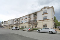 Parkview Court Senior Apartments in Fillmore, CA - Foto de edificio - Building Photo