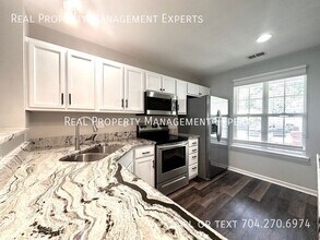 8246 Rudolph Rd in Charlotte, NC - Building Photo - Building Photo