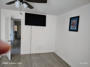 304 E Freeman St in Ennis, TX - Building Photo - Building Photo