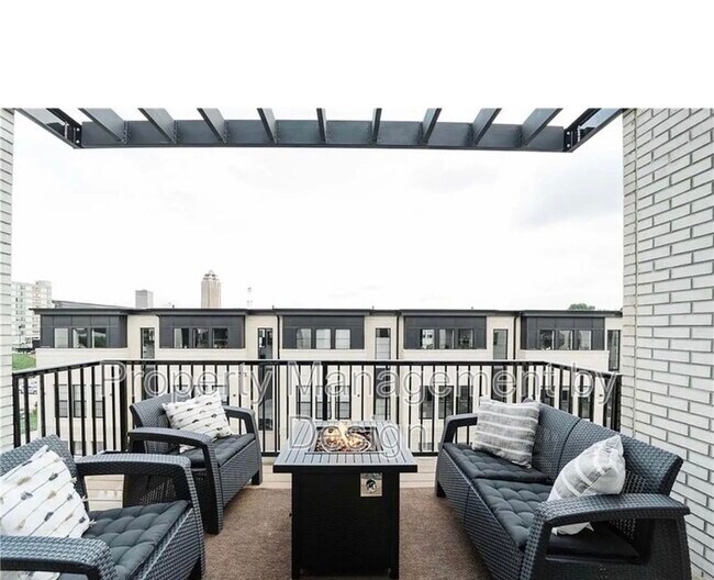 1367 Keosauqua Way in Des Moines, IA - Building Photo - Building Photo