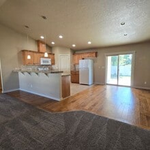 1582 Poplar Ave in Fruitland, ID - Building Photo - Building Photo