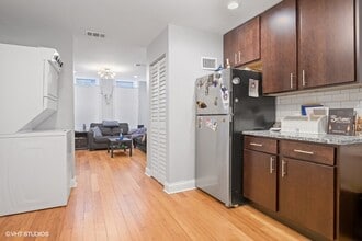 834 N Mozart St in Chicago, IL - Building Photo - Building Photo