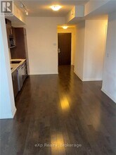 460 Adelaide St E in Toronto, ON - Building Photo - Building Photo