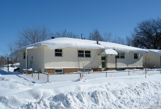 5540 Regent Ave N in Crystal, MN - Building Photo - Building Photo