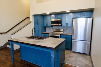 203 W Commercial St in Springfield, MO - Building Photo - Building Photo