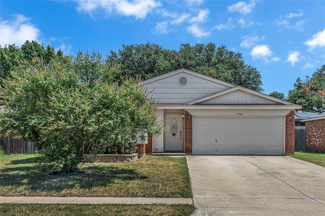 7728 Kelly Lynn Ln in Watauga, TX - Building Photo