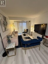 310 Burnhamthorpe Rd W in Mississauga, ON - Building Photo - Building Photo