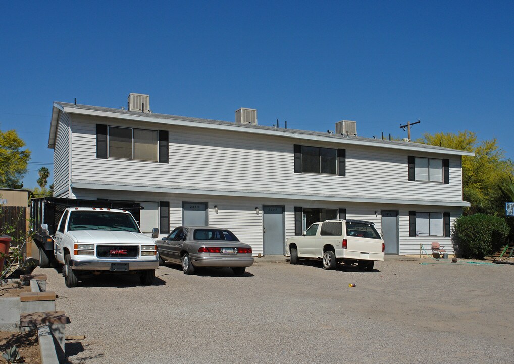 2255 N Ralph Ave in Tucson, AZ - Building Photo