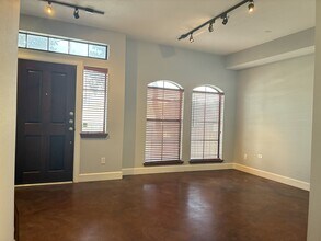 1000 Columbus St in Houston, TX - Building Photo - Building Photo