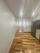 16 Cleveland Pl, Unit 2 in Boston, MA - Building Photo - Building Photo