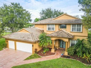 15841 SW 61st St in Davie, FL - Building Photo - Building Photo