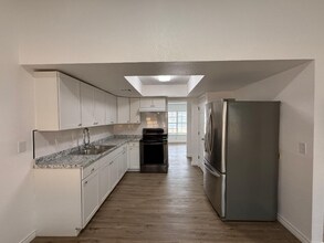 6614 Robin Forest in San Antonio, TX - Foto de edificio - Building Photo