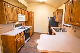904 Goshawk Dr in Norman, OK - Building Photo - Building Photo