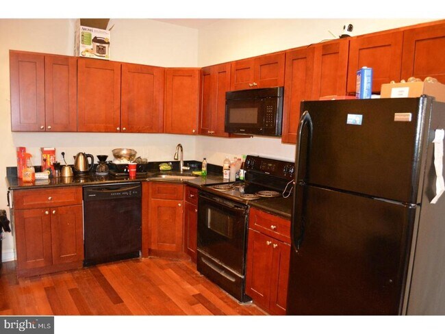 1133 W Nevada St in Philadelphia, PA - Building Photo - Building Photo