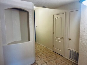 3909 Desert Sage Ct NW in Albuquerque, NM - Building Photo - Building Photo