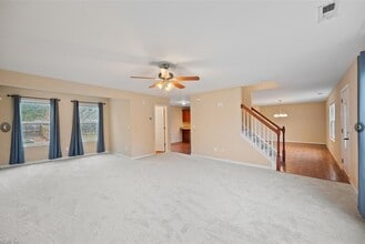 1112 Sir Gawaine Dr in Chesapeake, VA - Building Photo - Building Photo