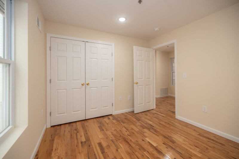 241 S 11th St in Newark, NJ - Building Photo