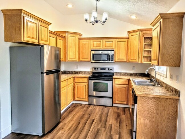 15857 Terris Ln in St. Robert, MO - Building Photo - Building Photo
