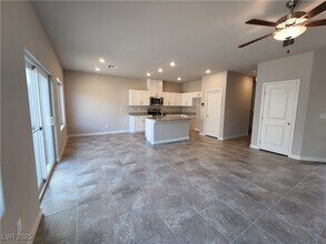 7836 Pink Opal Ave, Unit 1 in Las Vegas, NV - Building Photo - Building Photo