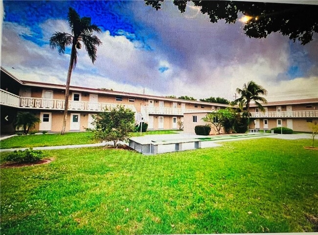 3300 NE 10th Terrace in Pompano Beach, FL - Foto de edificio - Building Photo