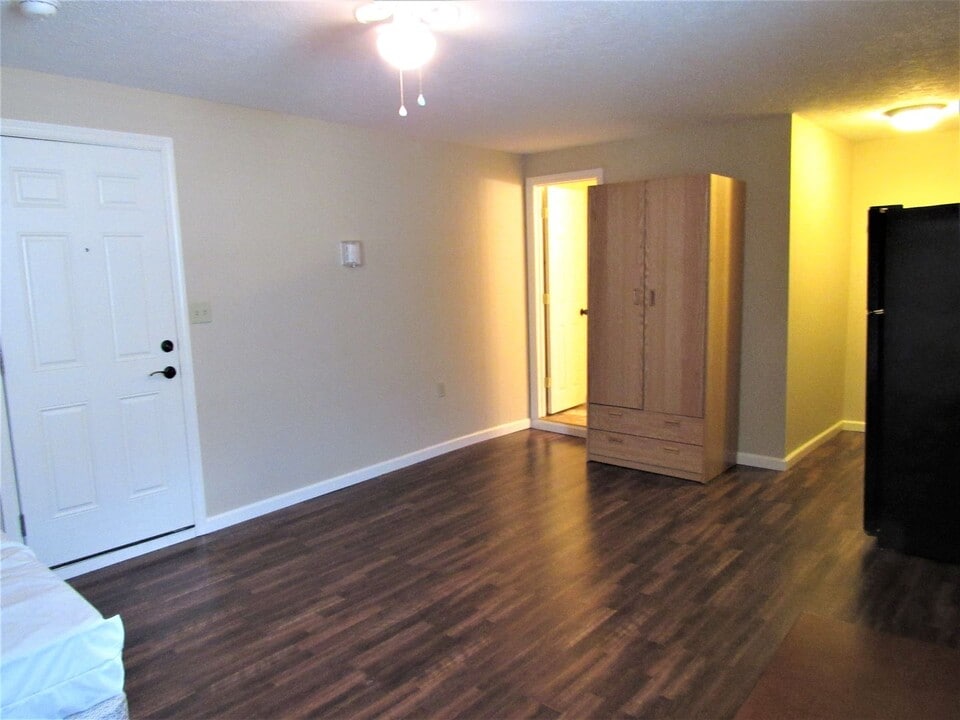 1100 Philadelphia St in Indiana, PA - Building Photo