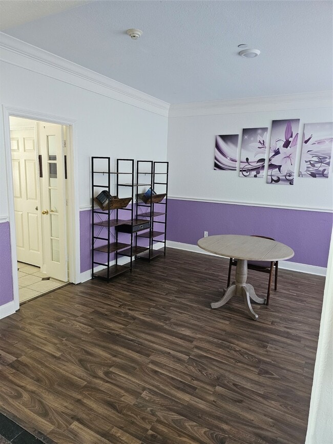 property at 1211 Lark Ln