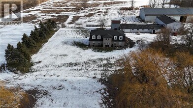 38 11th Rd E in Hamilton, ON - Building Photo - Building Photo