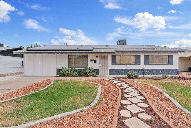 3120 W Bloomfield Rd