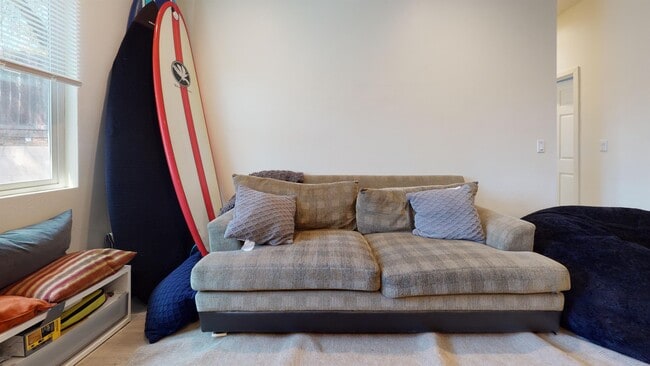 5126 Ewing St in San Diego, CA - Building Photo - Building Photo