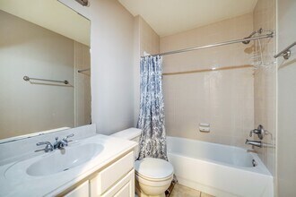 5314 Blossom St in Houston, TX - Building Photo - Building Photo