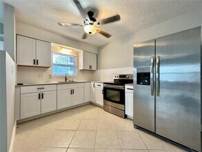 148 174th Terrace E in Redington Shores, FL - Building Photo - Building Photo