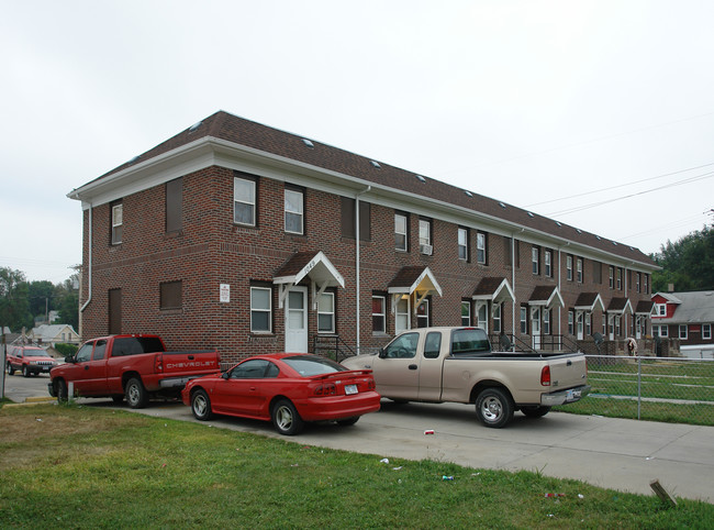 1049 S 28th St in Omaha, NE - Foto de edificio - Building Photo