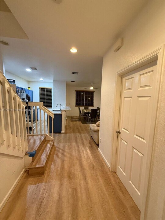 2043 Nassau Dr in West Palm Beach, FL - Building Photo